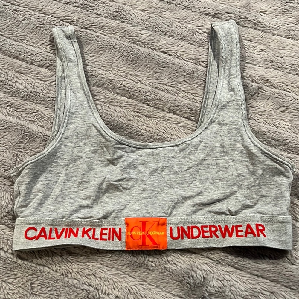 Sports bra